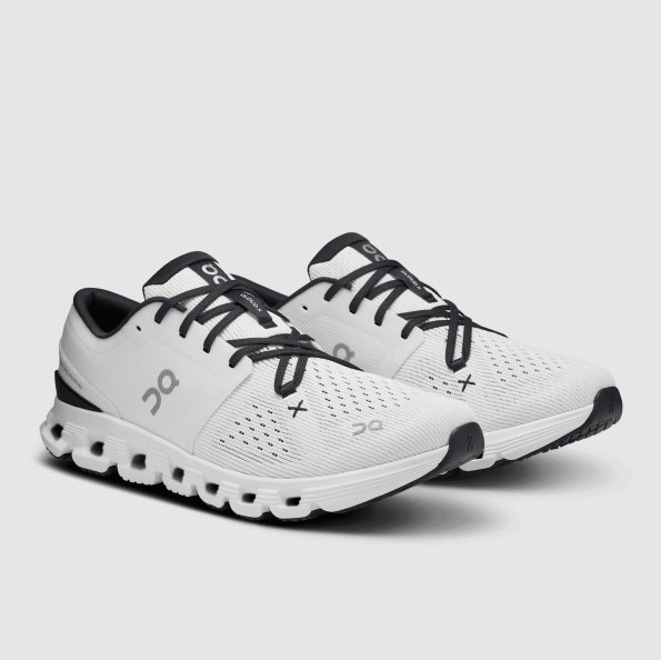 On Cloud X 4 Tenis en Color Marfil