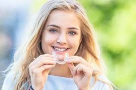 Invisalign vs Traditional Braces
