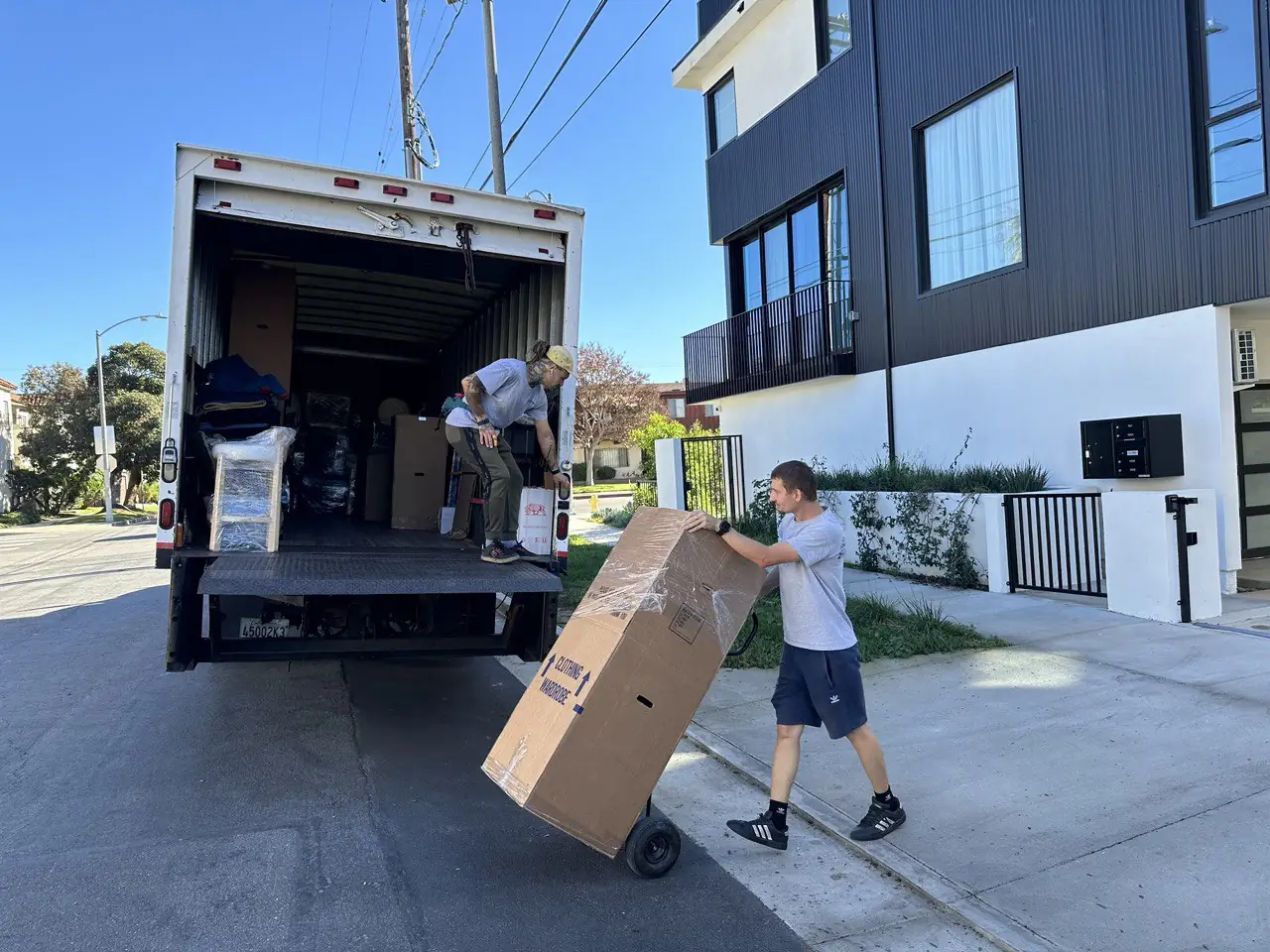 Movers Burbank Providing Professional Moving Help