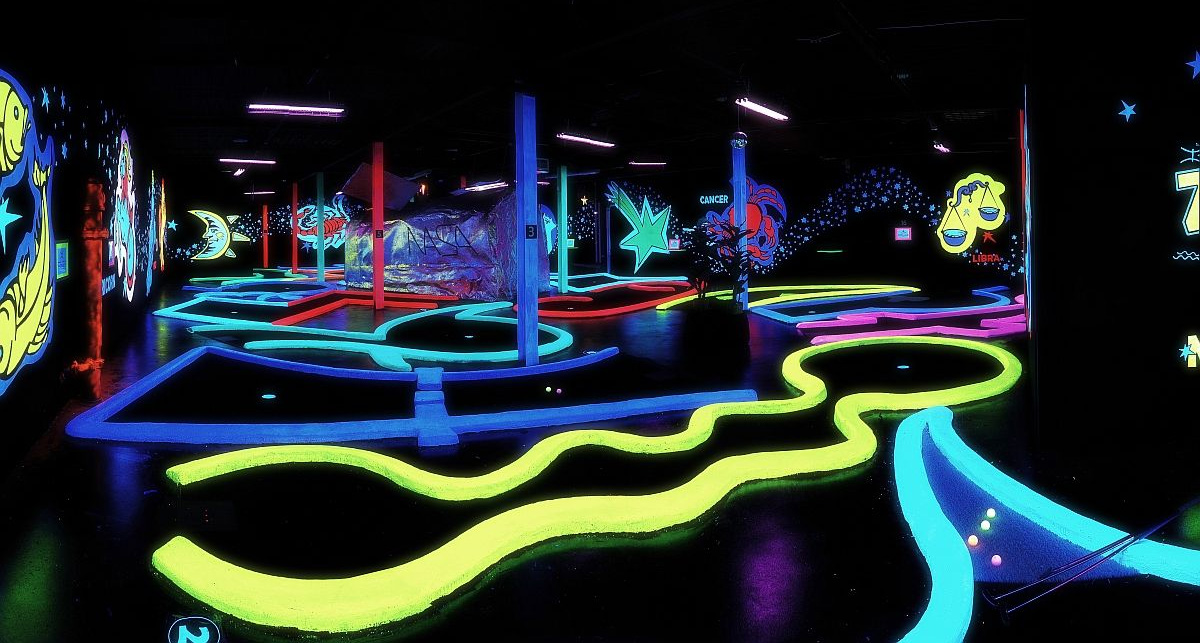 mini golf dubai wafi