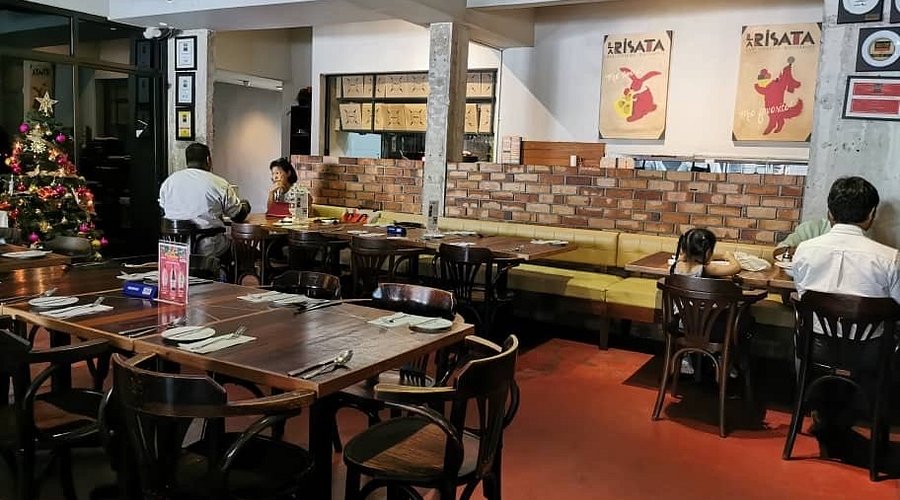 How to Choose the Right Restaurant in Uganda: A Practical Checklist for Visitors and Locals